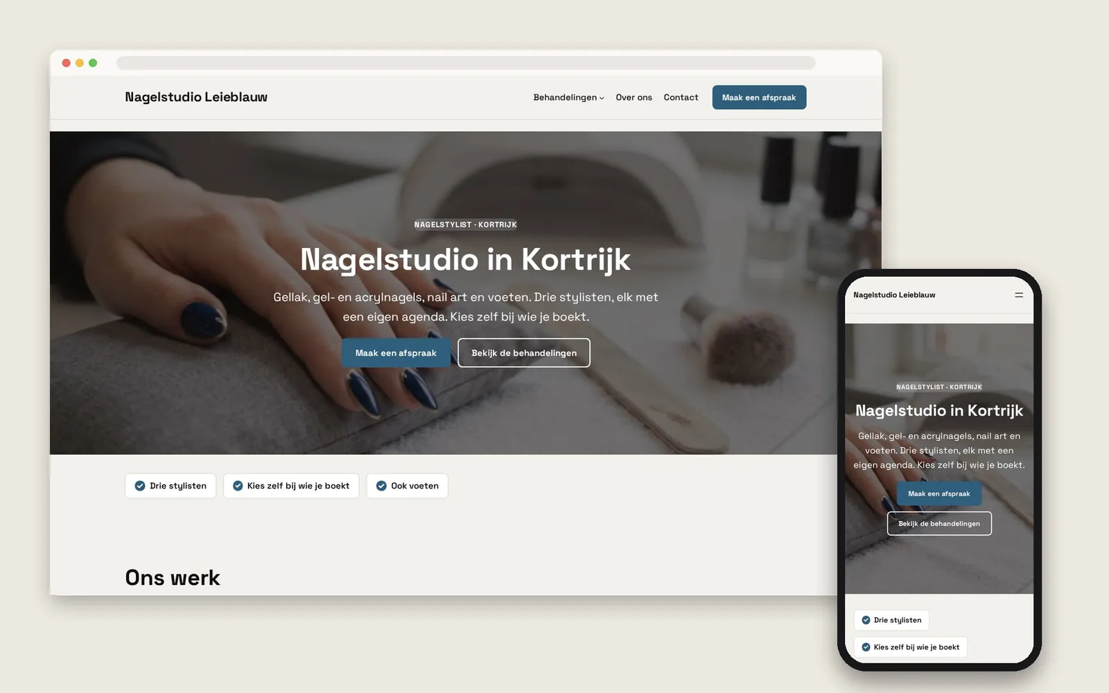 De website van Nagelstudio Leieblauw op computer en gsm